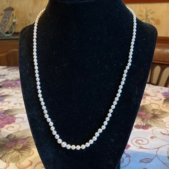 14 K CLASP AUTHENTIC CULTURED PEARL NECKLACE 18” long. - Picture 14 of 17